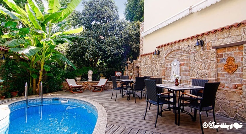 استخر ر وباز  هتل مینیون 